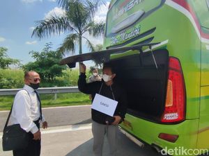Rekonstruksi Kecelakaan, Saksi Bongkar Kecepatan Gila Bus Ardiansyah Rekonstruksi Kecelakaan, Saksi Bongkar Kecepatan Gila Bus Ardiansyah