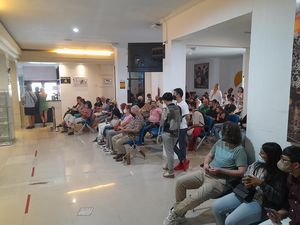 Pengurusan Izin Tinggal WNA di Imigrasi Denpasar Meningkat Pengurusan Izin Tinggal WNA di Imigrasi Denpasar Meningkat