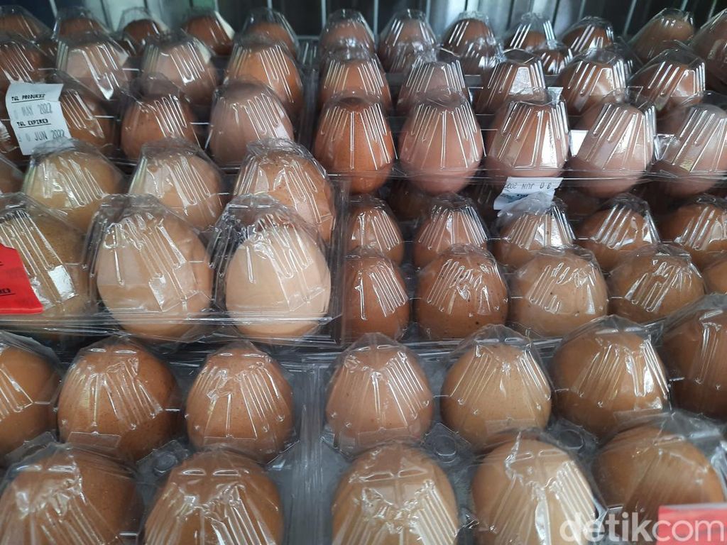 Mumet Bestie! Harga Telur dan Cabai di Pasar Surabaya Terus Naik