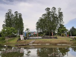 Sikap Universitas Riau soal Mahasiswa Tak Wajib Skripsi untuk Jadi Sarjana Sikap Universitas Riau soal Mahasiswa Tak Wajib Skripsi untuk Jadi Sarjana