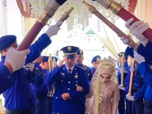So Sweet! Viral Pernikahan Bukti Cinta Tak Pandang Fisik di Kota Batu So Sweet! Viral Pernikahan Bukti Cinta Tak Pandang Fisik di Kota Batu