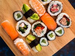 Sushi Bukan Asli Jepang, Ternyata Asalnya dari Negara Ini Sushi Bukan Asli Jepang, Ternyata Asalnya dari Negara Ini