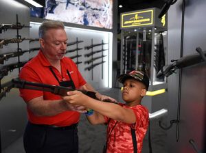 Begini Suasana Pameran Senjata Api di Texas, Dipenuhi Anak-anak