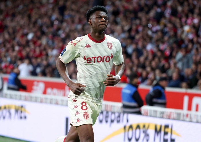 LILLE, FRANCE - MAY 6: Aurelien Tchouameni of Monaco celebrates his winning goal during the Ligue 1 Uber Eats match between Lille OSC (LOSC) and AS Monaco (ASM) at Stade Pierre Mauroy on May 6, 2022 in Lille, France. (Photo by John Berry/Getty Images)