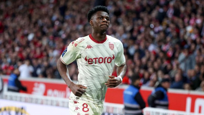 LILLE, FRANCE - MAY 6: Aurelien Tchouameni of Monaco celebrates his winning goal during the Ligue 1 Uber Eats match between Lille OSC (LOSC) and AS Monaco (ASM) at Stade Pierre Mauroy on May 6, 2022 in Lille, France. (Photo by John Berry/Getty Images)