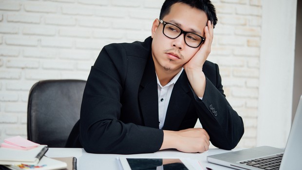 Pasangan yang selingkuh jadi sulit untuk dijangkau.