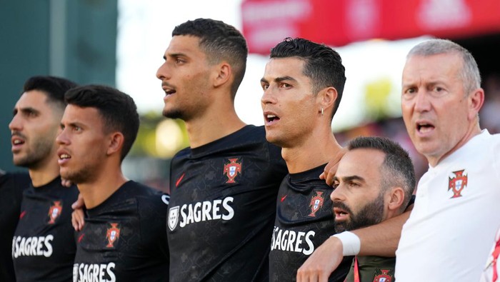 Cristiano Ronaldo SEVILLE, SPAIN - JUNE 02: Cristiano Ronaldo of Portugal (C) participates in the national anthem prior to the UEFA Nations League League A Group 2 match between Spain and Portugal at Estadio Benito Villamarin on June 02, 2022 in Seville, Spain. (Photo by Angel Martinez - UEFA/UEFA via Getty Images)