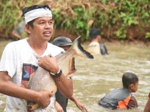 Dedi Mulyadi Mancing Bersama Anak-anak Lembur Pakuan Subang