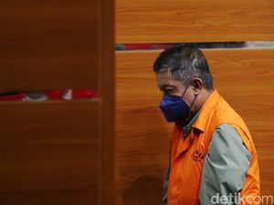 Dari Jaktim, Tim Penyidik KPK Geledah Plaza Summarecon di Bekasi Dari Jaktim, Tim Penyidik KPK Geledah Plaza Summarecon di Bekasi
