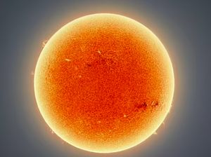 Bintang Pertama Alam Semesta 100 Kali Massa Matahari