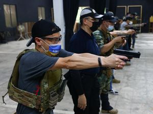 Gegara Perang Ukraina, Warga Taiwan Ramai-ramai Berlatih Menembak