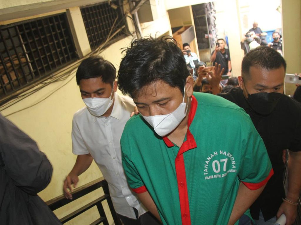 Gitaris Kahitna Positif Gunakan Benzodiazepin, Ini Efek Jangka Panjangnya Gitaris Kahitna Positif Gunakan Benzodiazepin, Ini Efek Jangka Panjangnya