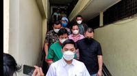 Potret Andrie Kahitna Bayuajie Tertunduk Usai Ditangkap Polisi