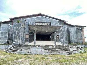 Suporter Kawal PSM di Stadion BJ Habibie Dikenakan Tarif Parkir Rp 5-10 Ribu Suporter Kawal PSM di Stadion BJ Habibie Dikenakan Tarif Parkir Rp 5-10 Ribu