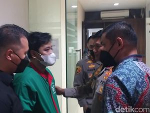 Gitaris Kahitna 12 Kali Beli Psikotropika Via Online, Penjual Ditelusuri Gitaris Kahitna 12 Kali Beli Psikotropika Via Online, Penjual Ditelusuri