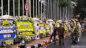 Foto: Karangan Bunga untuk Eril Terpajang di Rumdin Ridwan Kamil