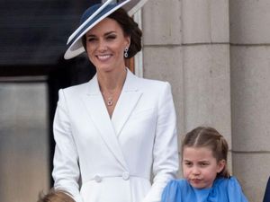 8 Gaya Kate Middleton di Platinum Jubilee, Pakai Perhiasan Putri Diana 8 Gaya Kate Middleton di Platinum Jubilee, Pakai Perhiasan Putri Diana