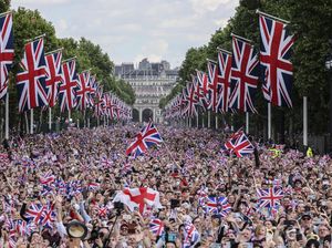 Melihat Kemeriahan Platinum Jubilee Ratu Elizabeth II di London Melihat Kemeriahan Platinum Jubilee Ratu Elizabeth II di London