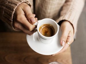 Minum Kopi Bisa Picu Gangguan Penglihatan, Apa Benar? Minum Kopi Bisa Picu Gangguan Penglihatan, Apa Benar?
