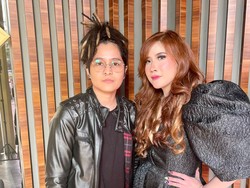 Debut Angie Ray Lewat Lagu yang Ditulis Mita The Virgin