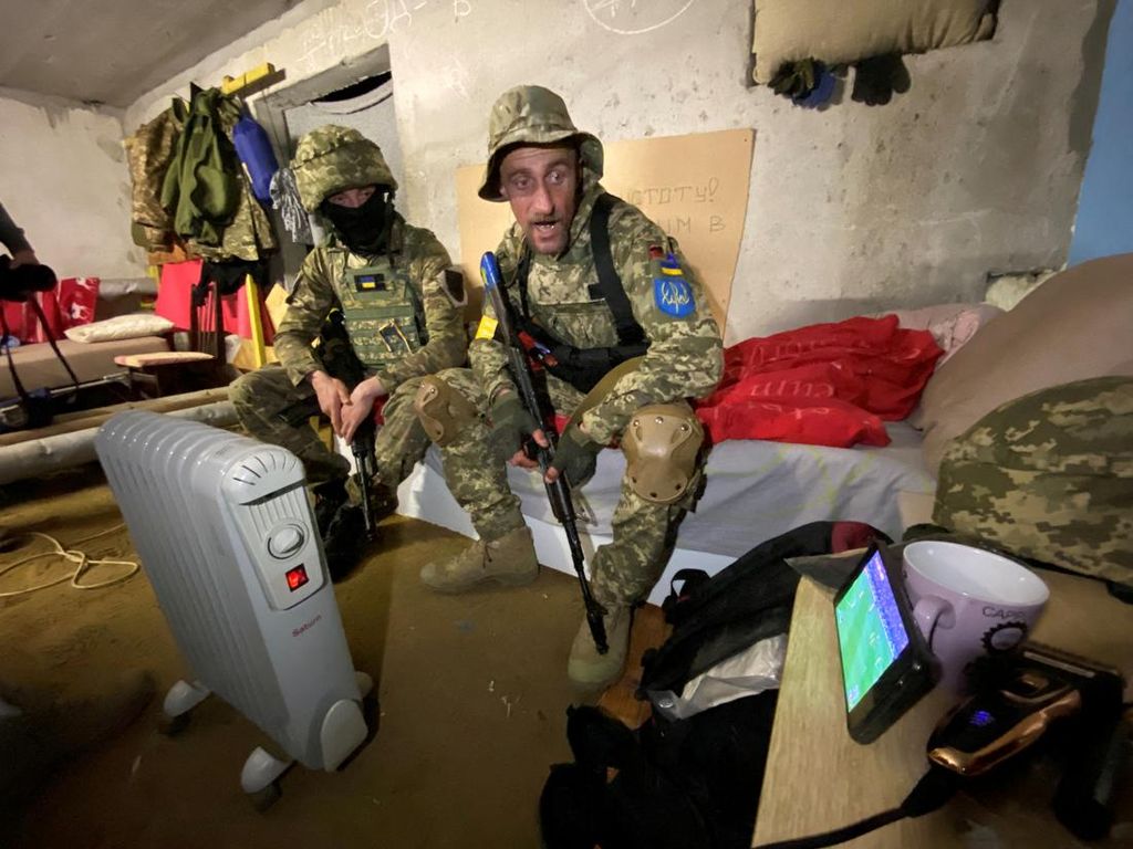 Tentara Ukraina Tetap Tonton Timnas Kebanggaan di Tengah Perang
