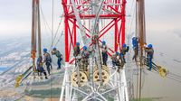 Para Pemberani dari China, Pasang Kabel Menara SUTET Tertinggi Sejagat