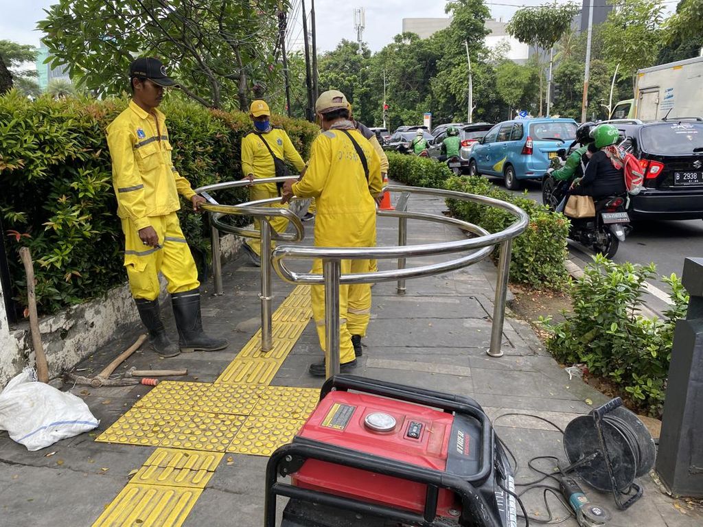 Masih Kurang 1 Portal S, Bina Marga Bakal Beli untuk Trotoar Metropole Masih Kurang 1 Portal S, Bina Marga Bakal Beli untuk Trotoar Metropole