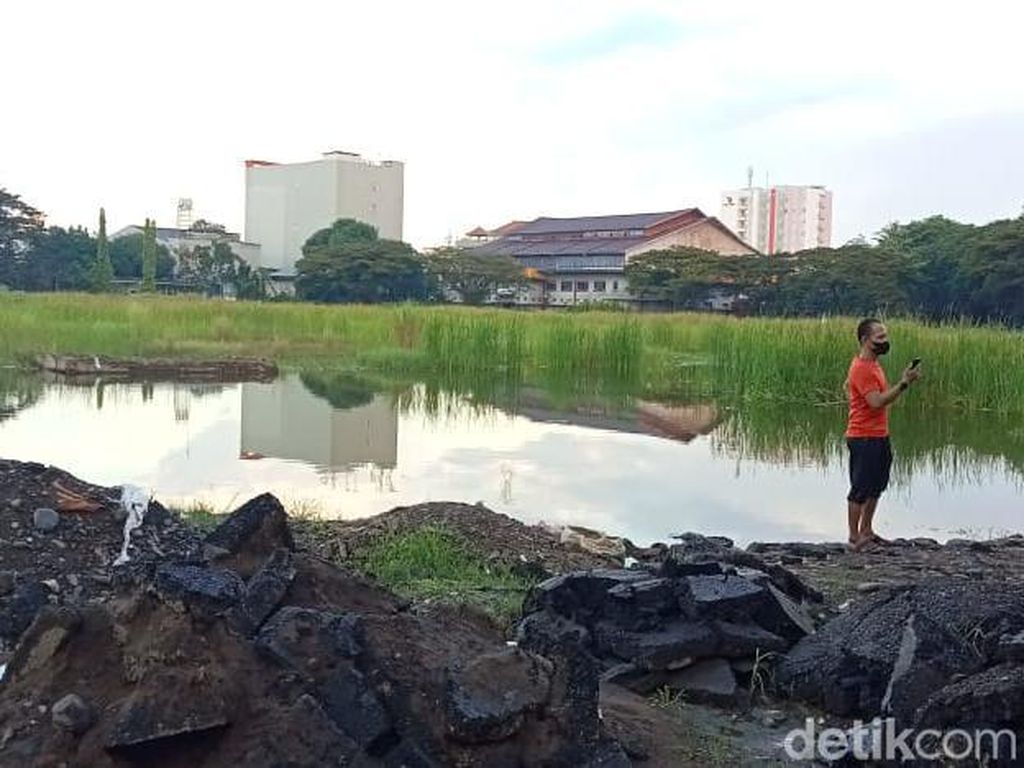 Pemuda Tewas di Kubangan Proyek Stadion Mattoanging Cari Ponsel Jatuh Pemuda Tewas di Kubangan Proyek Stadion Mattoanging Cari Ponsel Jatuh