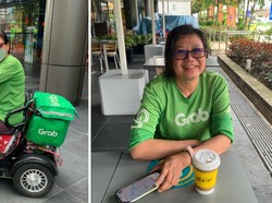Keren! Ibu 56 Tahun Ini Semangat Jadi Pengantar Makanan Demi Keluarga