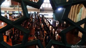 Ratusan ASN Pemkot Bandung Salat Gaib untuk Putra Ridwan Kamil