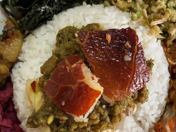 3 Warung Babi Guling di Denpasar-Kuta, Menu Makan Siang Nikmat