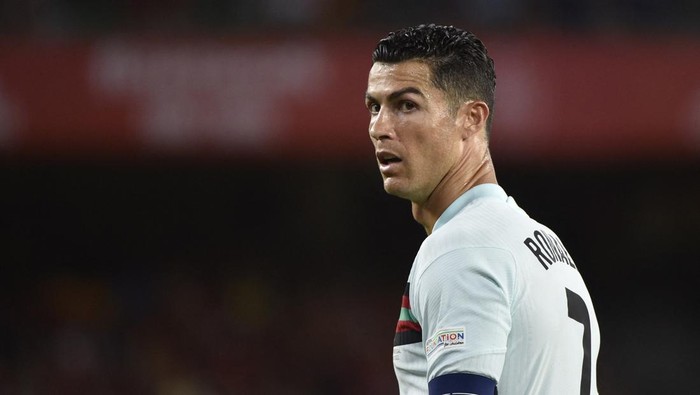 Portugals forward Cristiano Ronaldo looks on during the UEFA Nations League, league A group 2 football match between Spain and Portugal, at the Benito Villamarin stadium in Seville on June 2, 2022. (Photo by CRISTINA QUICLER / AFP) (Photo by CRISTINA QUICLER/AFP via Getty Images)