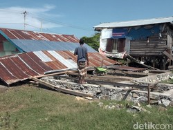 Rumah Warga di Polman Ambruk Diterjang Angin Kencang