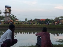 Antusias Warga Gelar Sedekah Bumi di Telaga Lamongan Usai 2 Tahun Vakum