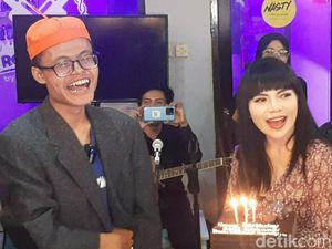 Soni Wakwaw Ungkap Harapan Kembali Syuting, Ingin Bareng Aliando Soni Wakwaw Ungkap Harapan Kembali Syuting, Ingin Bareng Aliando