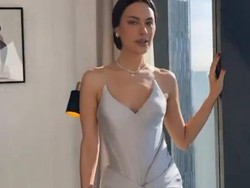 Pesona Sophia Latjuba di Pernikahan Eva Celia