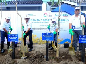 Tanam Pohon Tabebuya untuk Dukungan PPATK Tanam Pohon Tabebuya untuk Dukungan PPATK