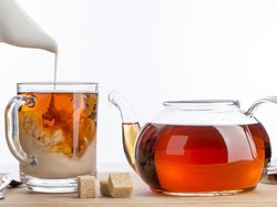 Teh Hitam Vs Teh Susu, Mana yang Lebih Baik Dikonsumsi?