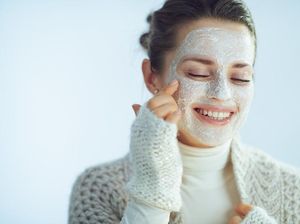 5 Makanan untuk Masker Wajah Alami yang Bikin Mulus dan Glowing 5 Makanan untuk Masker Wajah Alami yang Bikin Mulus dan Glowing