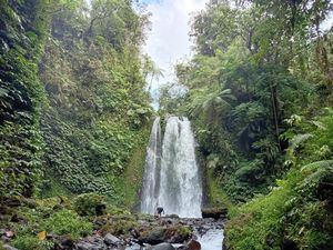 Menjelajah 30 Air Terjun di Desa Santong, Jadi Sumber Kehidupan Warga Menjelajah 30 Air Terjun di Desa Santong, Jadi Sumber Kehidupan Warga