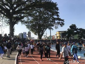 Lapang Merdeka Sukabumi Ramai Aktivitas Warga di Akhir Pekan