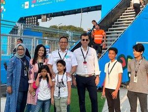 Anies Ajak Keluarga Keliling Cek Persiapan Formula E: Ramaikan!