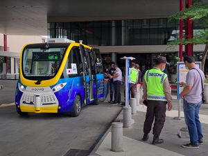 Deg-degan Banget, Naik Shuttle Bus Listrik Nggak Ada Sopirnya