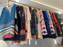 Harga Baju Turun Naik yang Viral di TikTok, Dipakai Artis Buat Konten