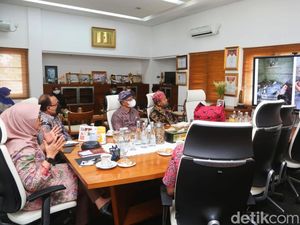 Bupati Ipuk Minta Maaf Masih Ada Lansia Sebatang Kara Telantar