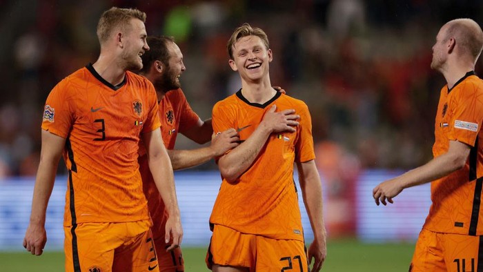 BRUSSEL, BELGIUM - JUNE 3: Matthijs de Ligt of Holland, Daley Blind of Holland, Frenkie de Jong of Holland, Davy Klaassen of Holland celebrating the victory  during the  UEFA Nations league match between Belgium  v Holland at the King Baudouin Stadium on June 3, 2022 in Brussel Belgium (Photo by Eric Verhoeven/Soccrates/Getty Images)