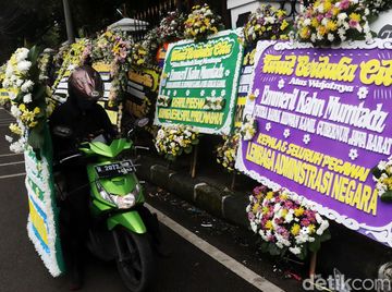 Rumdin Gubernur Jabar Banjir Karangan Bunga untuk Eril