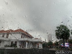 Hujan Deras Diparkirakan Guyur Jawa Timur Hari Ini