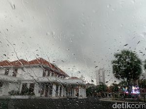 5 Masalah yang Sering Muncul di Rumah Akibat Hujan, Yuk Kenali! 5 Masalah yang Sering Muncul di Rumah Akibat Hujan, Yuk Kenali!