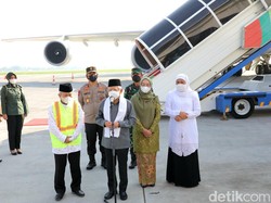 Wapres Lepas Keberangkatan Jemaah Haji Kloter Pertama Asal Jatim